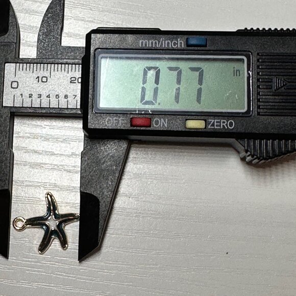 Charm Bracelet with 4 Turtles and A Starfish Charms-NEW! - Picture 3 of 4